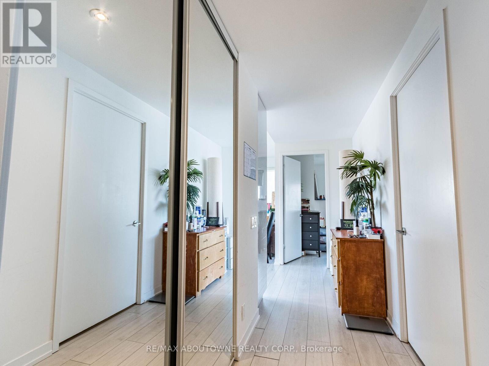 5910 - 5 Buttermill Avenue, Vaughan, Ontario  L4K 0J5 - Photo 23 - N12650436