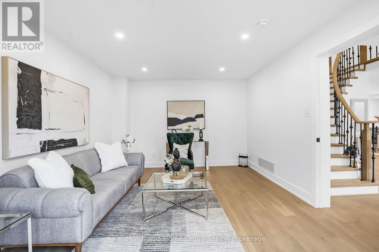 1105 Ewing Crescent, Mississauga, Ontario  L5V 1B9 - Photo 12 - W12650466