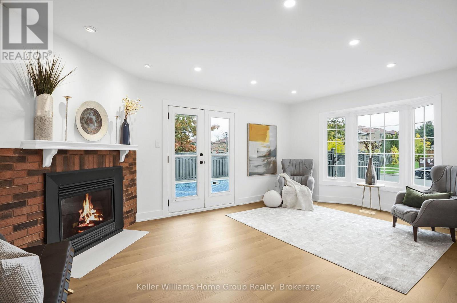 1105 Ewing Crescent, Mississauga, Ontario  L5V 1B9 - Photo 9 - W12650466