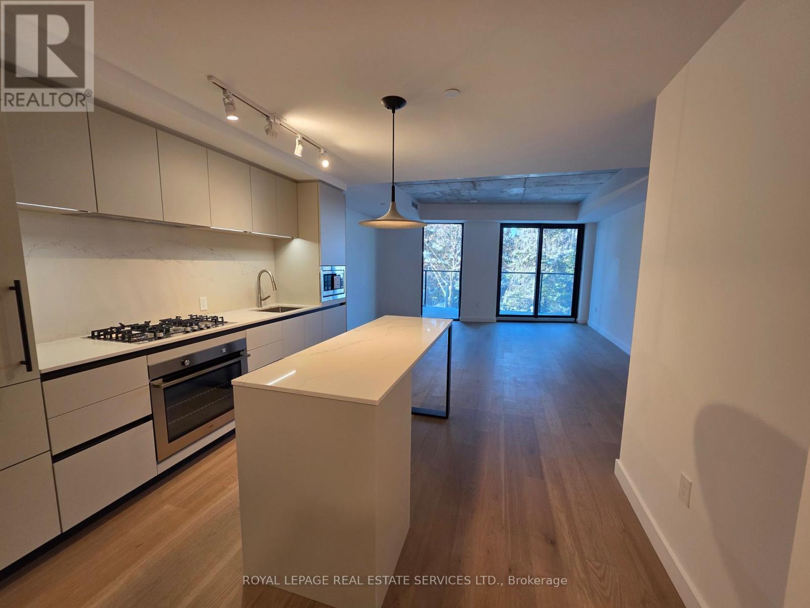 308 - 1720 Bayview Avenue, Toronto, Ontario  M4G 3C4 - Photo 2 - C12650464