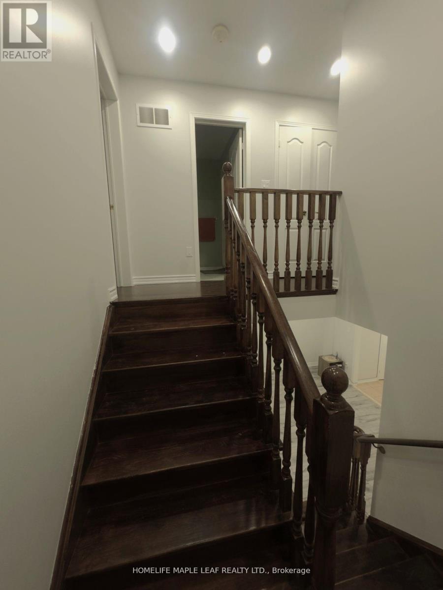 Upper - 51 Soapstone Trail, Brampton, Ontario  L6R 0J5 - Photo 11 - W12650170