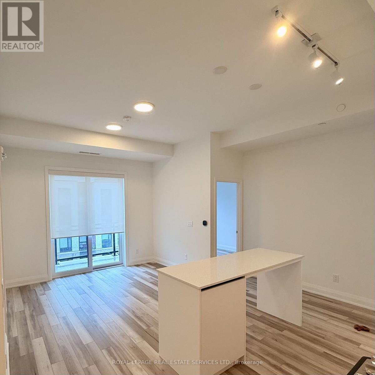 523 - 3250 Carding Mill Trail, Oakville, Ontario  L6M 1L3 - Photo 2 - W12650472