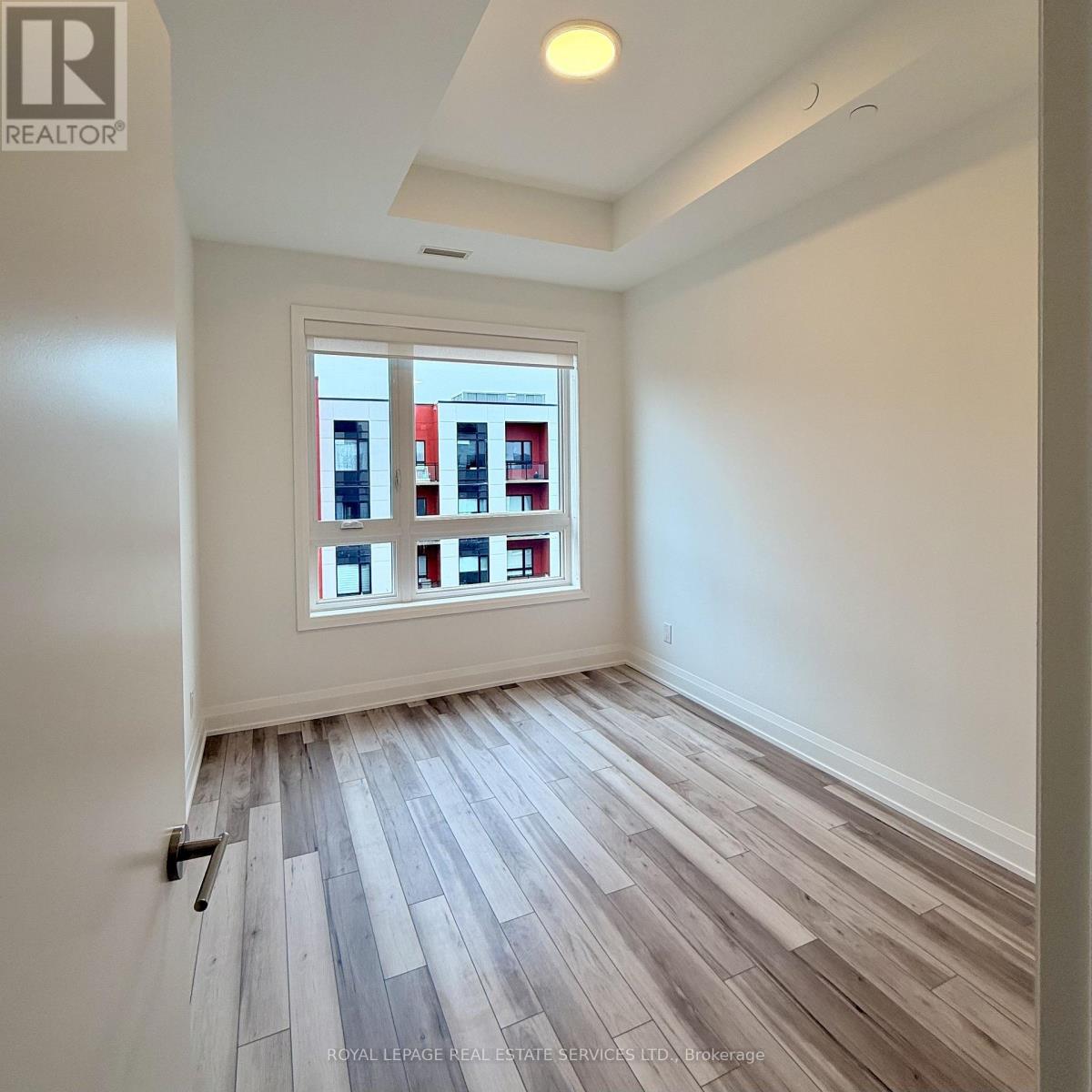 523 - 3250 Carding Mill Trail, Oakville, Ontario  L6M 1L3 - Photo 4 - W12650472