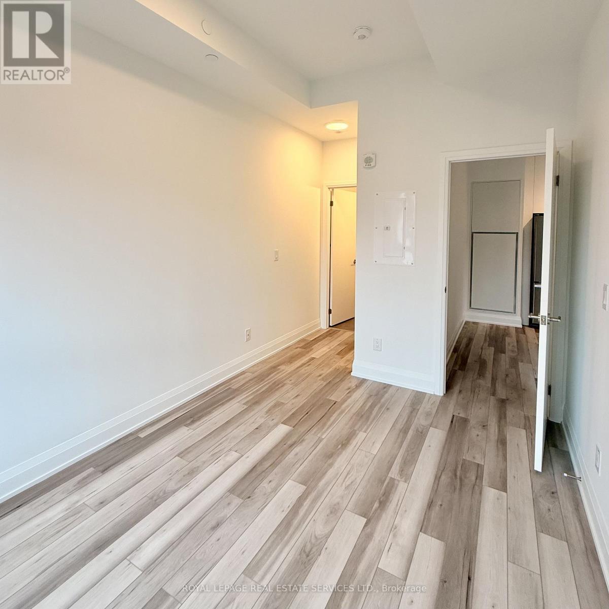 523 - 3250 Carding Mill Trail, Oakville, Ontario  L6M 1L3 - Photo 5 - W12650472