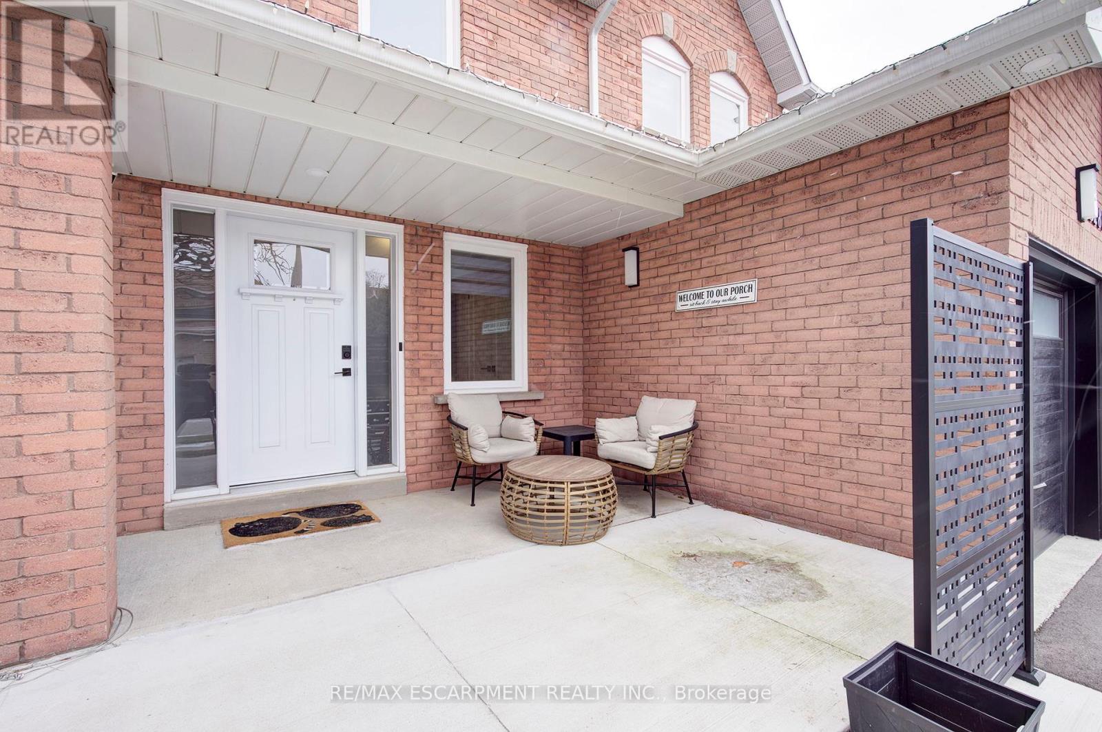 3280 Mead Crescent, Burlington, Ontario  L7M 3M2 - Photo 3 - W12650480