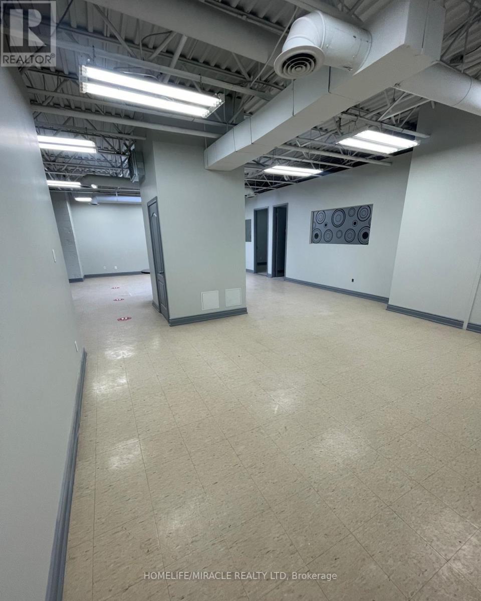 3 - 7195 Tranmere Drive, Mississauga, Ontario  L5S 1N4 - Photo 4 - W12650484