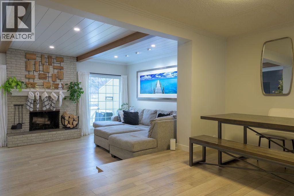 344 Point Mckay Gardens Nw, Calgary, Alberta  T3B 4V8 - Photo 11 - A2275896