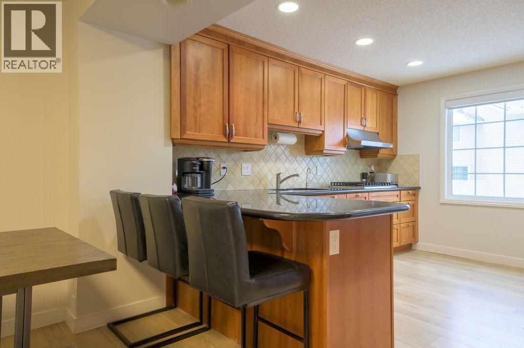 344 Point Mckay Gardens Nw, Calgary, Alberta  T3B 4V8 - Photo 9 - A2275896