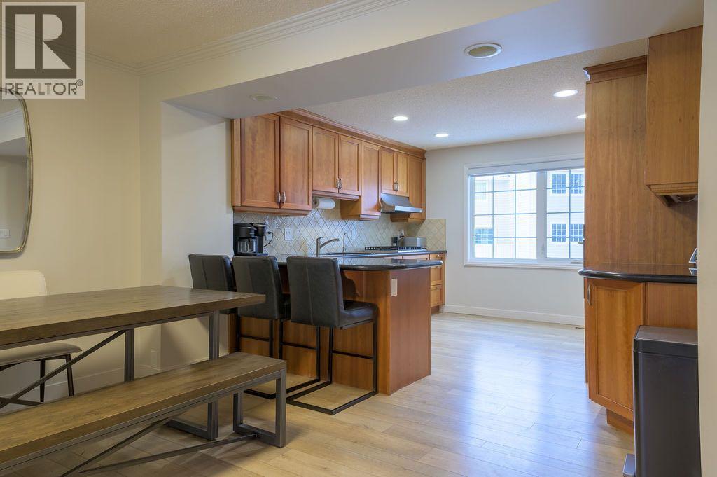 344 Point Mckay Gardens Nw, Calgary, Alberta  T3B 4V8 - Photo 10 - A2275896