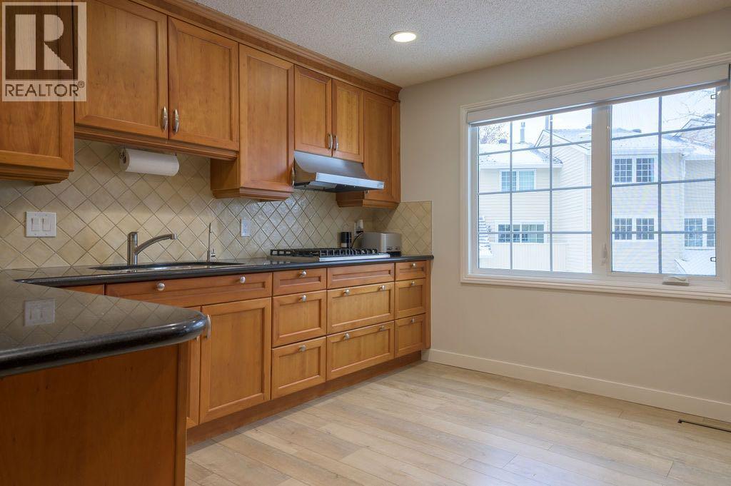 344 Point Mckay Gardens Nw, Calgary, Alberta  T3B 4V8 - Photo 7 - A2275896