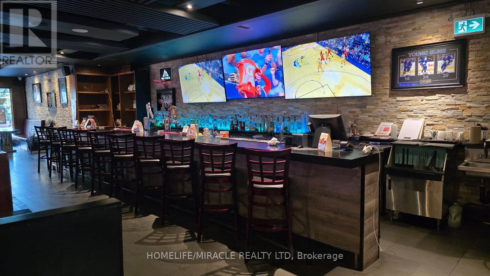 239 St Paul Street, St. Catharines, Ontario  L2R 3M6 - Photo 3 - X12650460