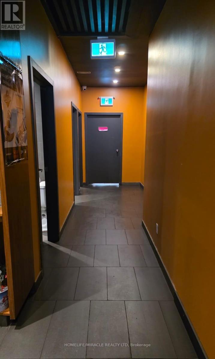 239 St Paul Street, St. Catharines, Ontario  L2R 3M6 - Photo 8 - X12650460