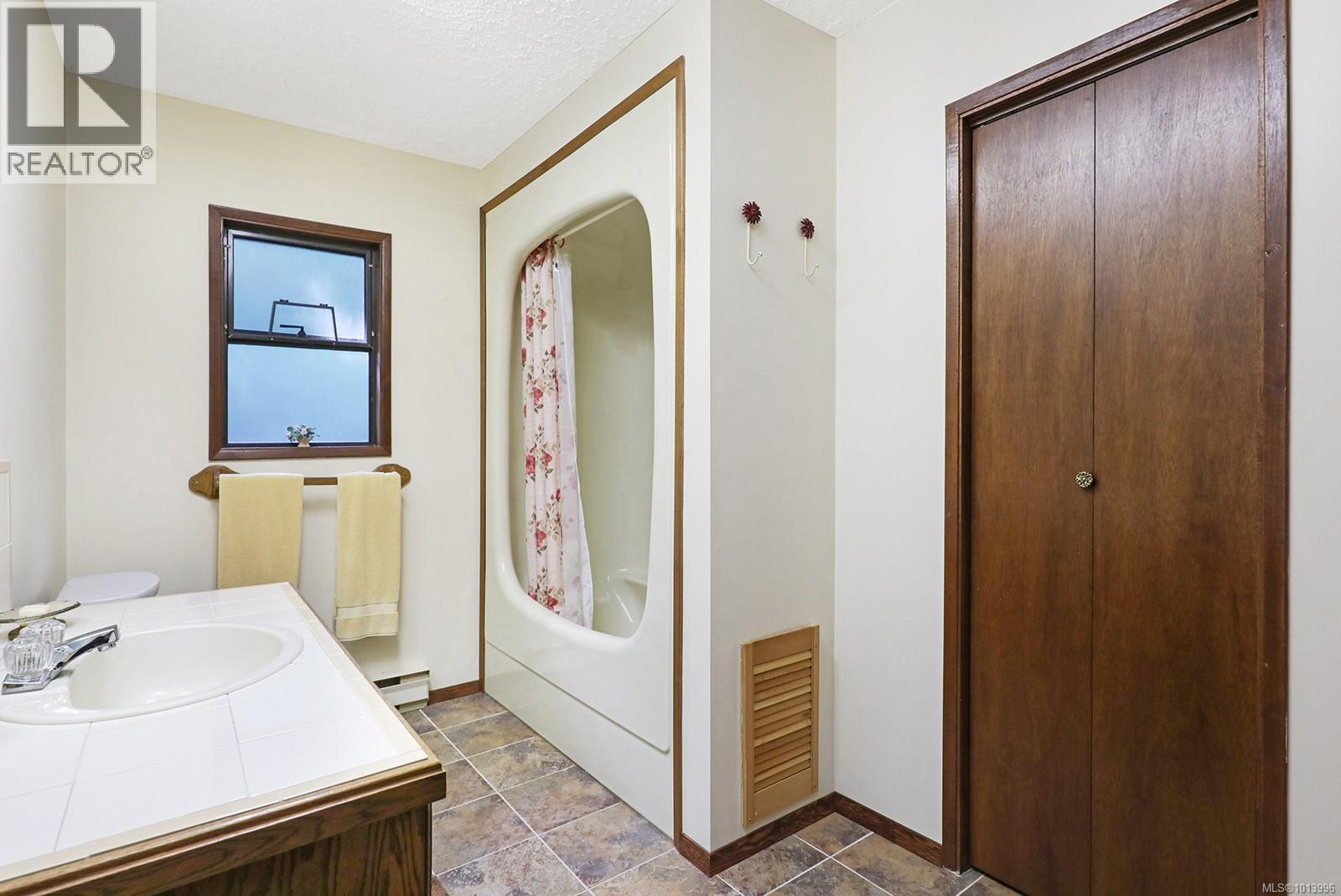 651 Gorge Harbour, Cortes Island, British Columbia  V0P 1Z0 - Photo 23 - 1013996