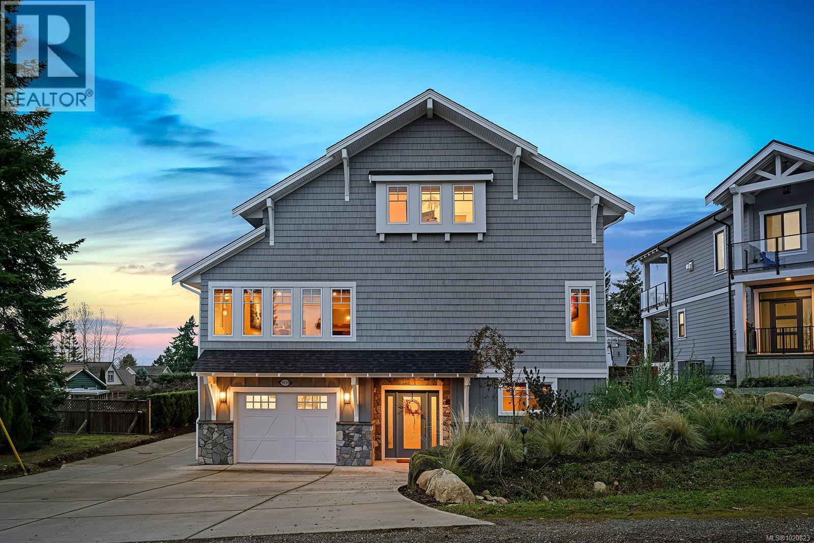 3839/3841 Ross Ave, Royston, British Columbia