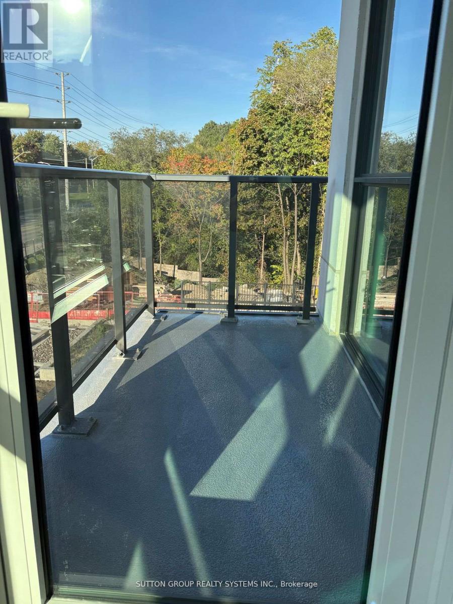 215 - 204 Burnhamthorpe Road E, Mississauga, Ontario  L5A 4L4 - Photo 11 - W12650486