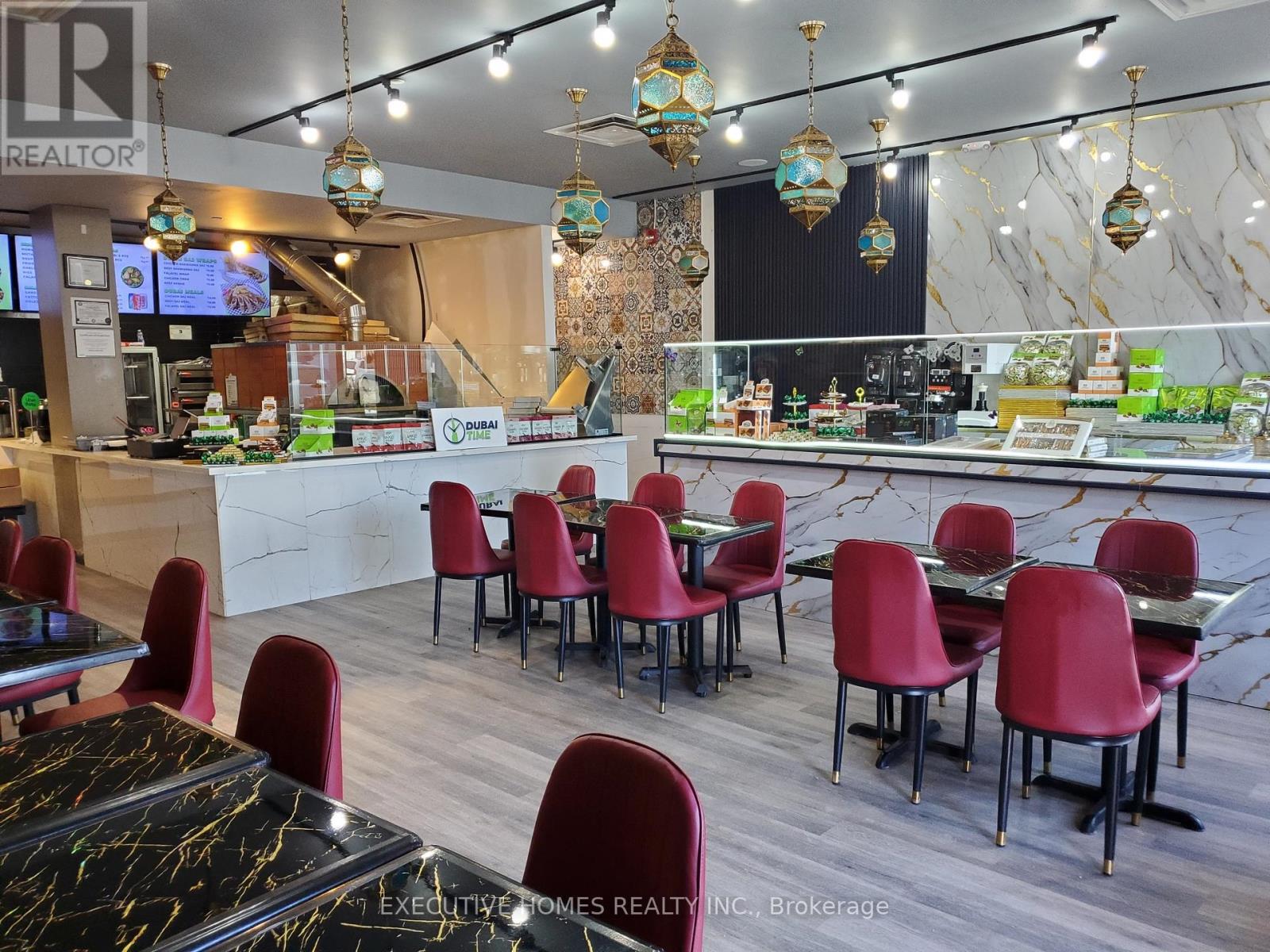 2 - 483 Dundas Street W, Oakville, Ontario  L6M 1L9 - Photo 4 - W12647970