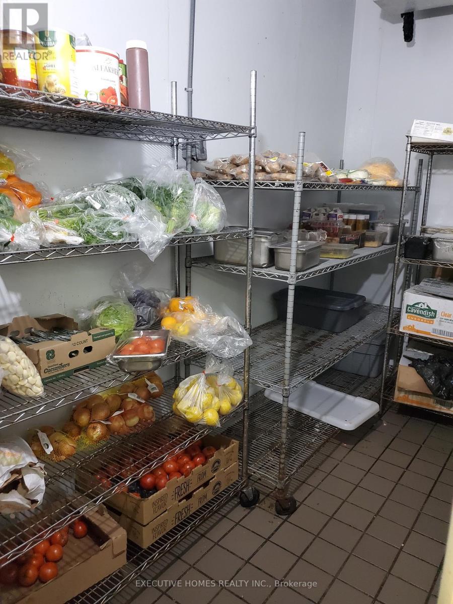 2 - 483 Dundas Street W, Oakville, Ontario  L6M 1L9 - Photo 16 - W12647970