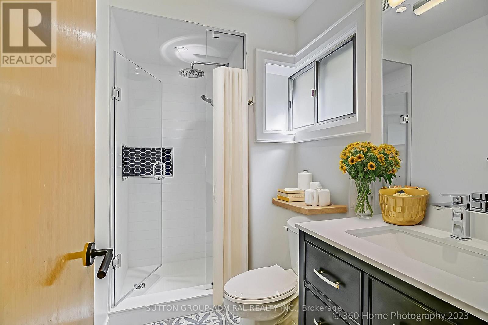 47 Waterloo Avenue, Toronto (Bathurst Manor), Ontario  M3H 3Y1 - Photo 17 - C12642516