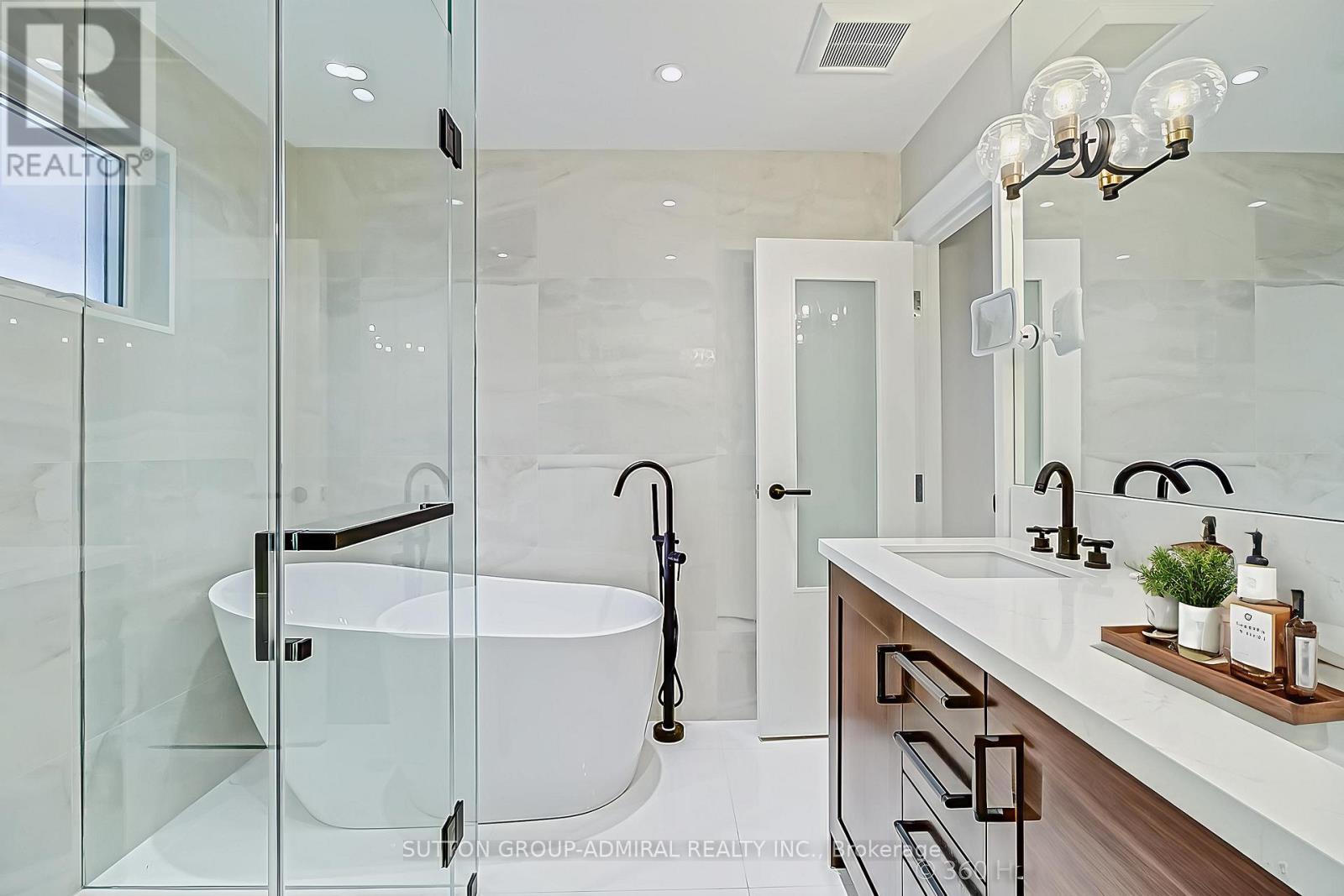 47 Waterloo Avenue, Toronto (Bathurst Manor), Ontario  M3H 3Y1 - Photo 11 - C12642516