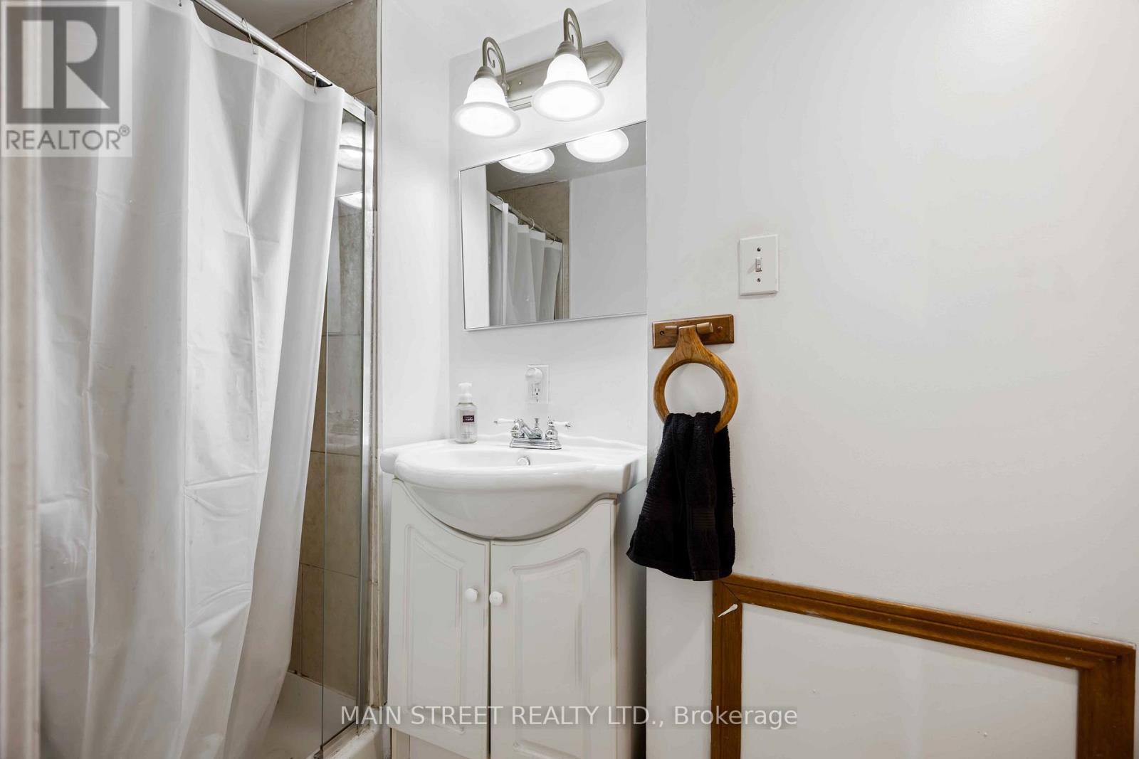 194 London Road, Sarnia, Ontario  N7T 4V5 - Photo 30 - X12281707