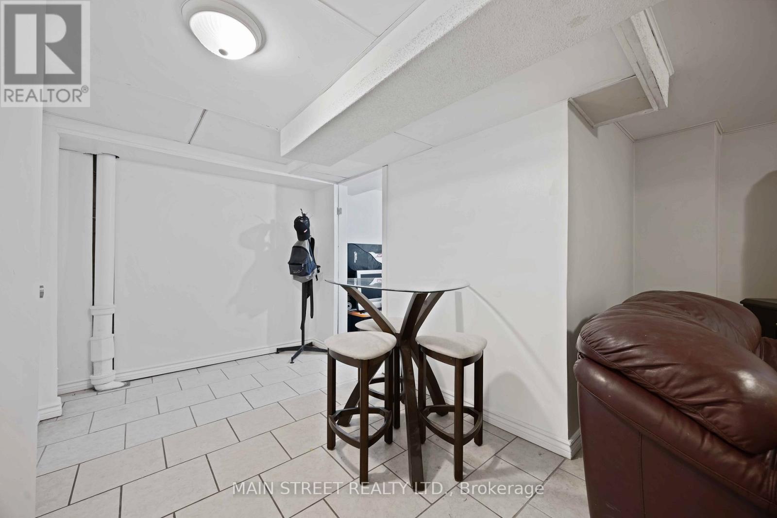 194 London Road, Sarnia, Ontario  N7T 4V5 - Photo 36 - X12281707