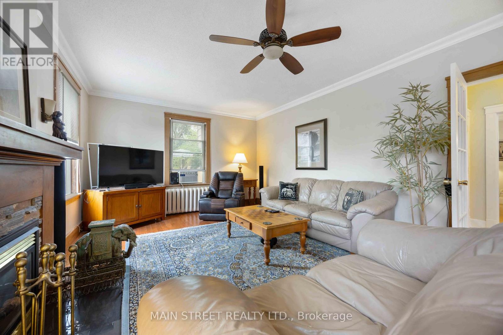 194 London Road, Sarnia, Ontario  N7T 4V5 - Photo 4 - X12281707