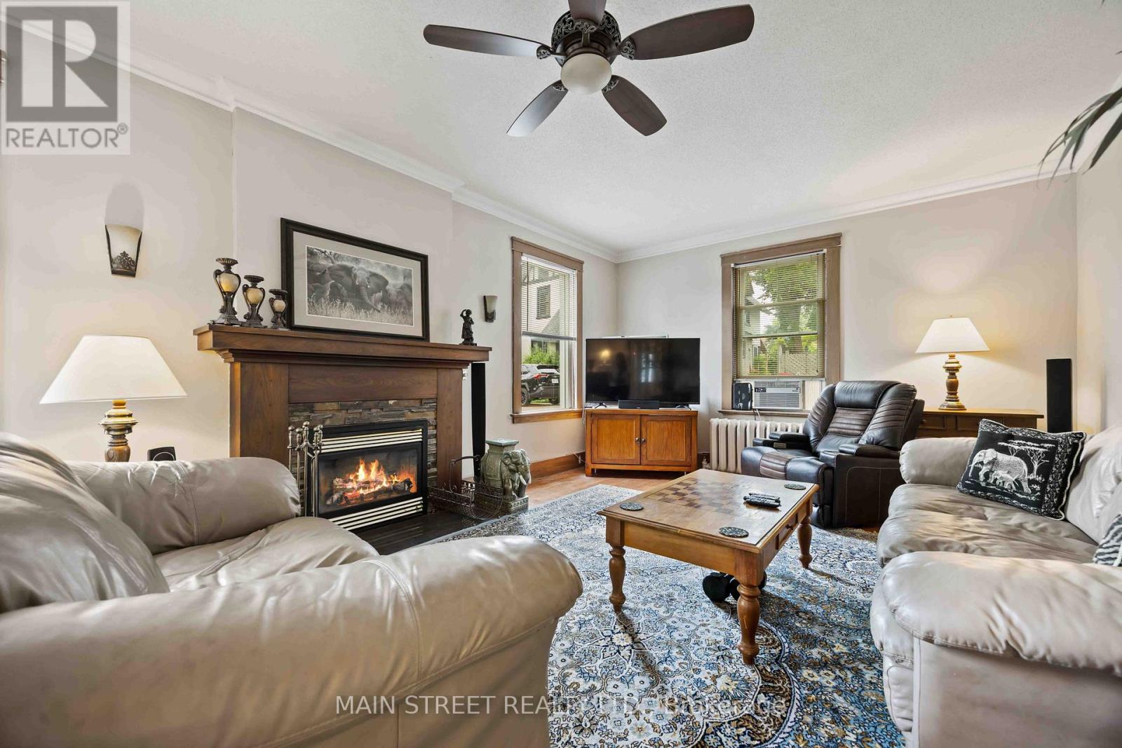 194 London Road, Sarnia, Ontario  N7T 4V5 - Photo 3 - X12281707