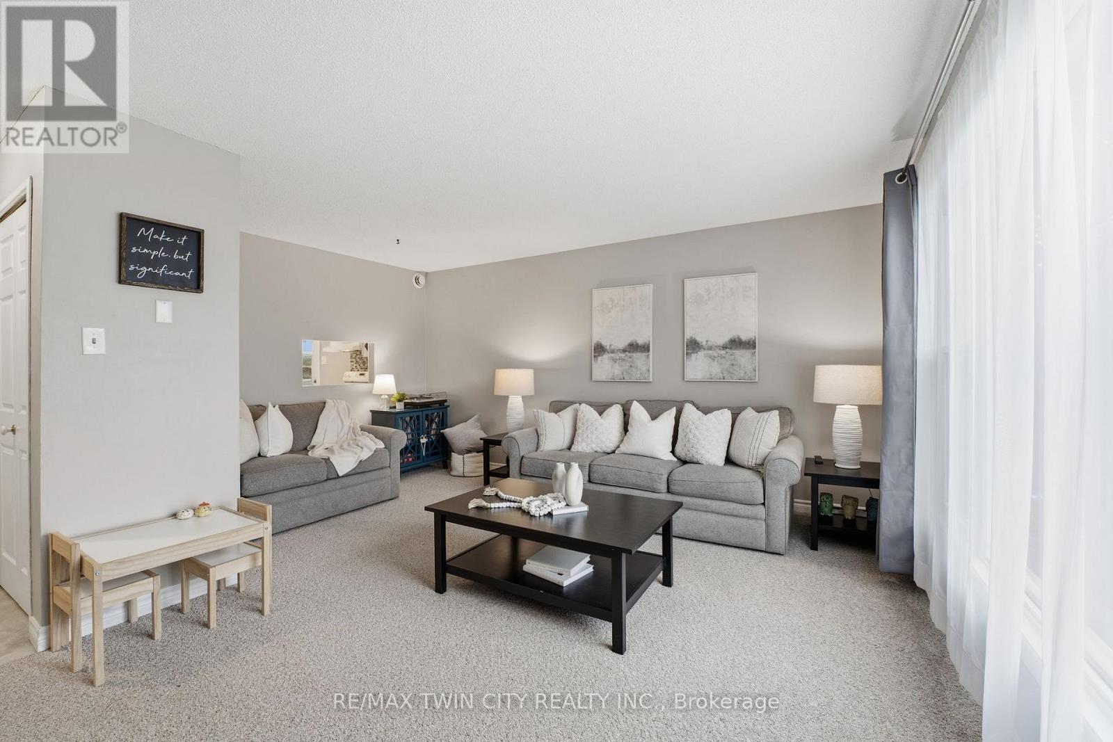 11 Hillbrook Crescent, Kitchener, Ontario  N2N 1J4 - Photo 3 - X12505836