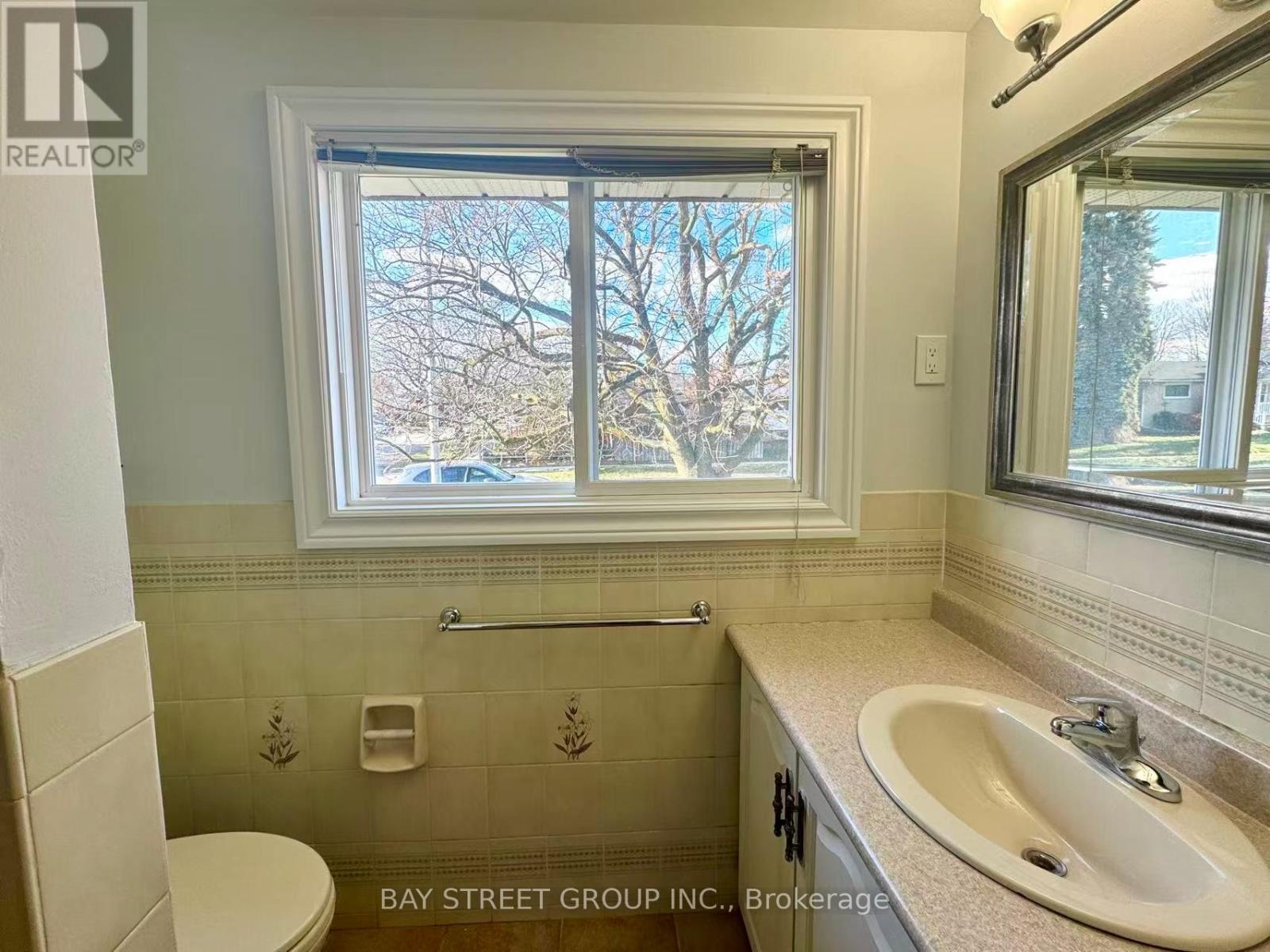 55 Taylor Road, Ajax, Ontario  L1S 2X5 - Photo 8 - E12650526