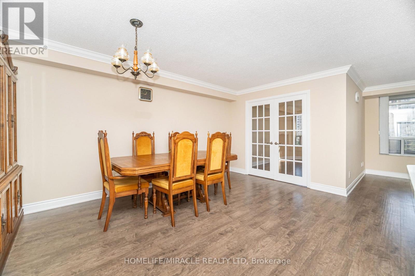 803 - 35 Kingsbridge Garden Circle, Mississauga, Ontario  L5R 3Z5 - Photo 15 - W12650514