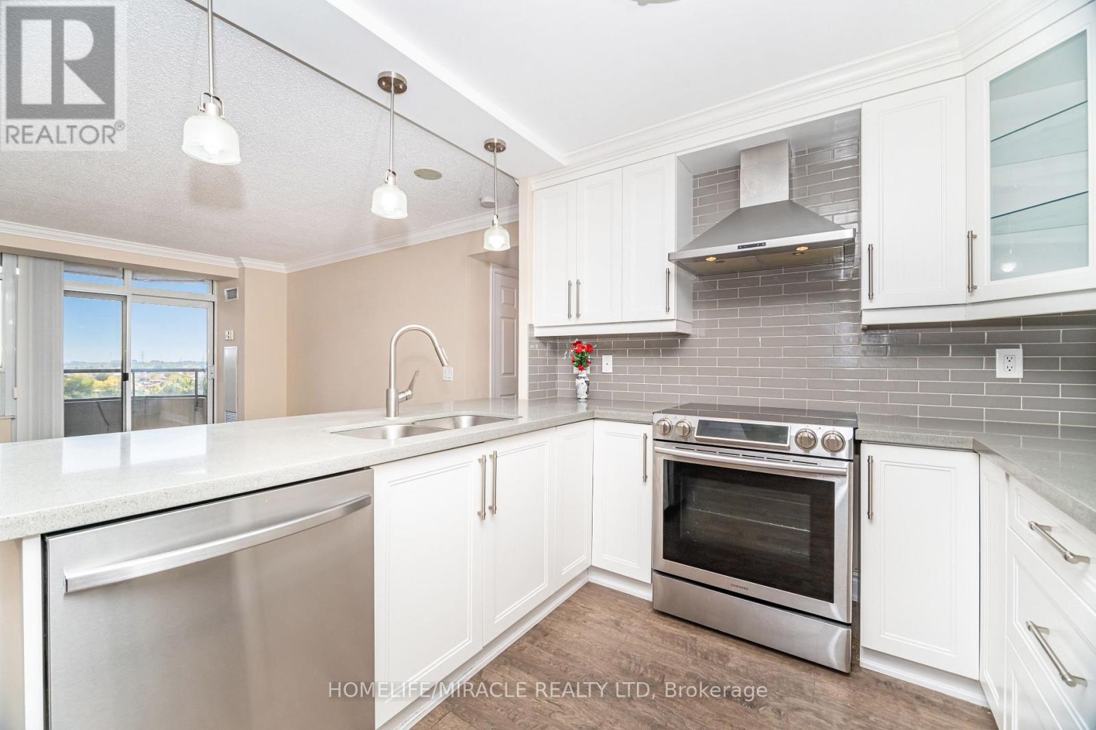 803 - 35 Kingsbridge Garden Circle, Mississauga, Ontario  L5R 3Z5 - Photo 16 - W12650514