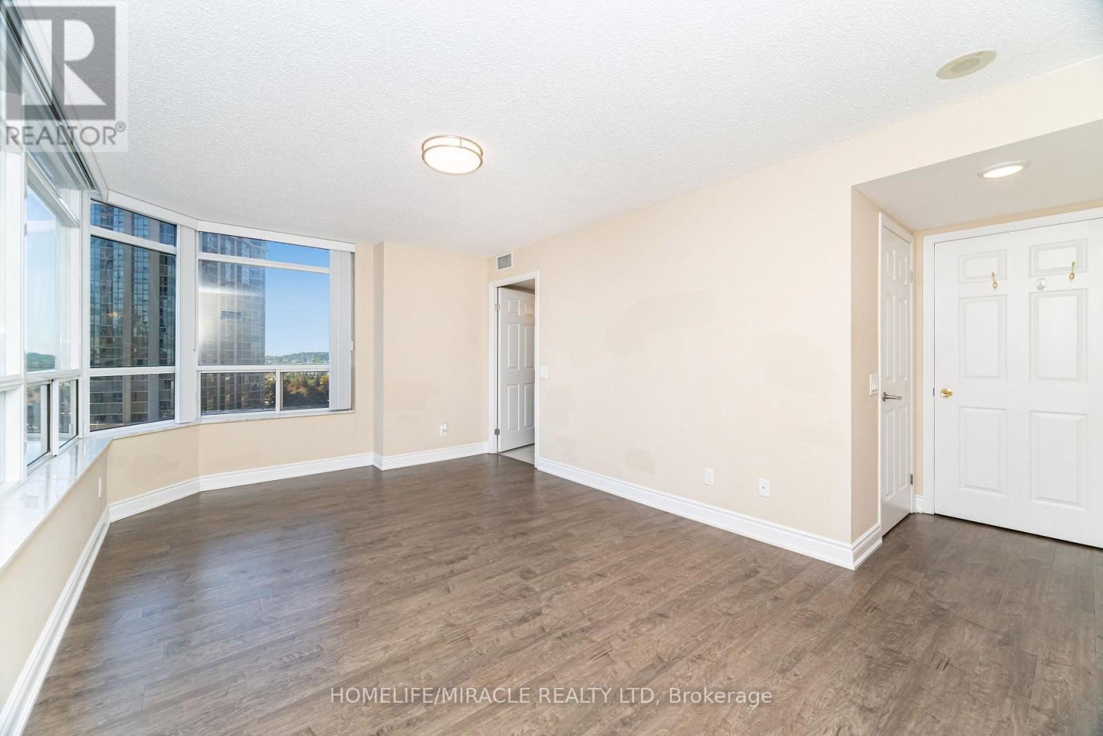 803 - 35 Kingsbridge Garden Circle, Mississauga, Ontario  L5R 3Z5 - Photo 24 - W12650514