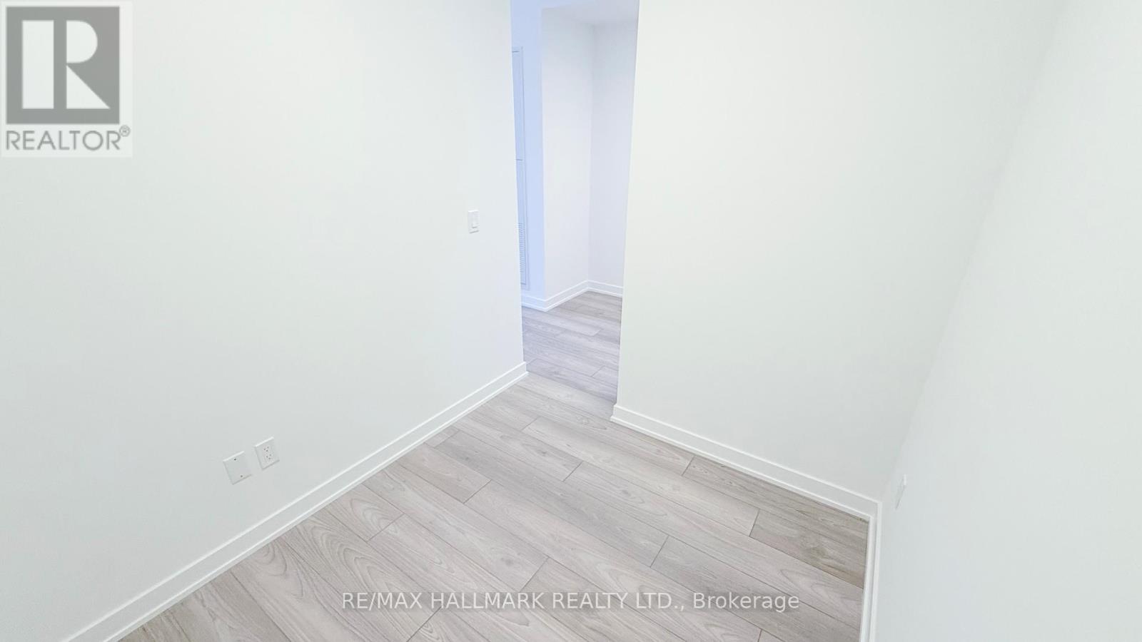 704 - 1007 The Queensway, Toronto, Ontario  M8Z 0H4 - Photo 5 - W12650520