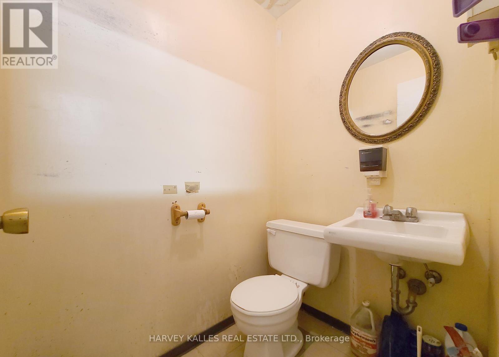 3829 Lake Shore Boulevard W, Toronto, Ontario  M8W 1R3 - Photo 10 - W12650536