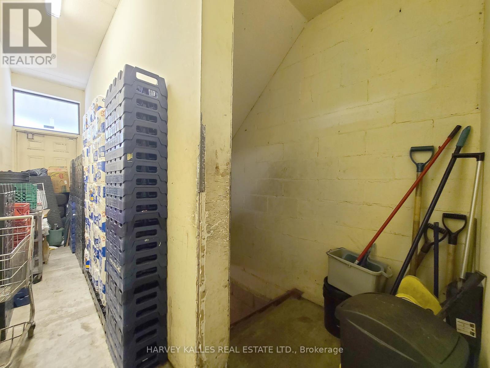 3829 Lake Shore Boulevard W, Toronto, Ontario  M8W 1R3 - Photo 11 - W12650536