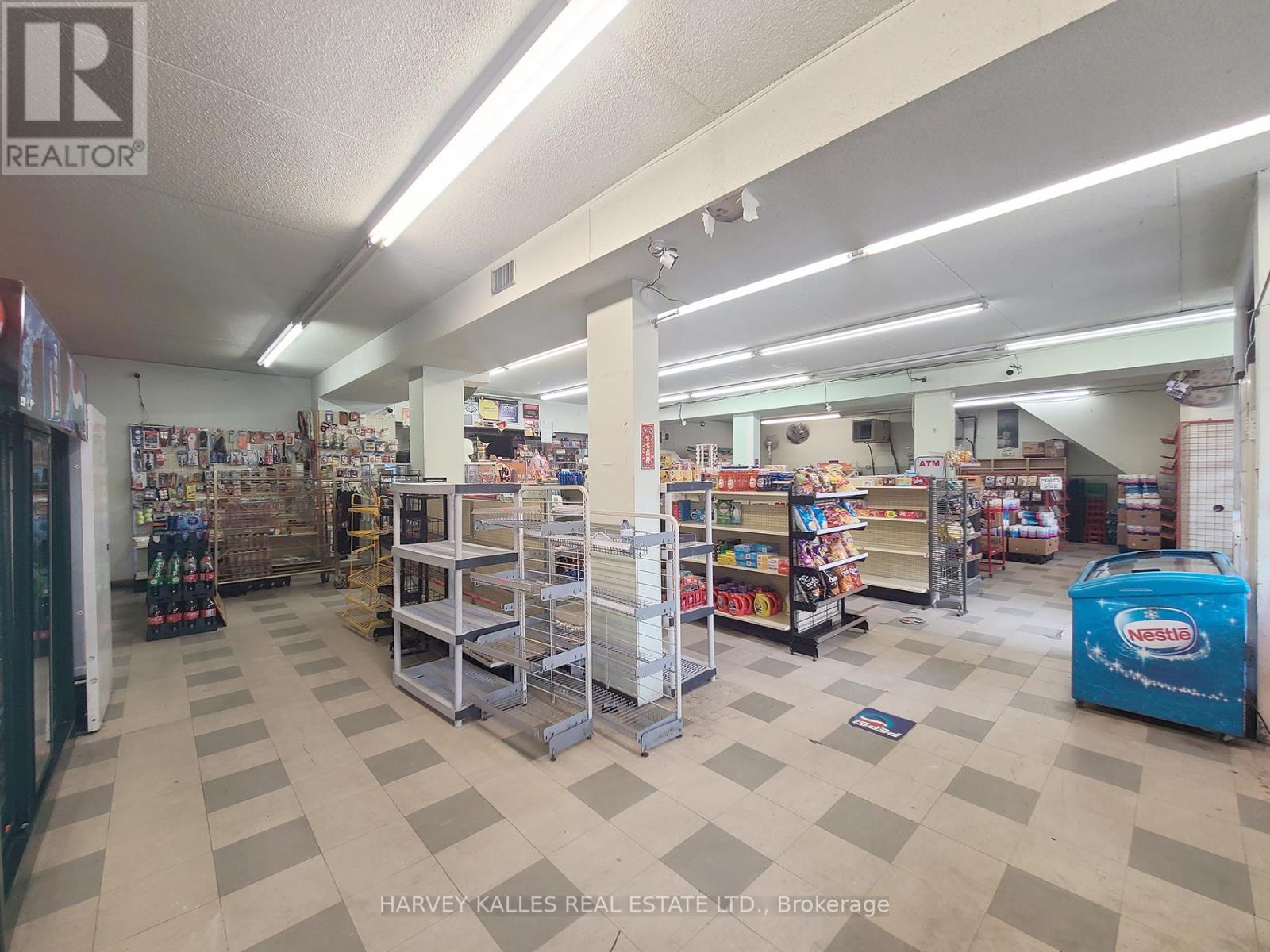 3829 Lake Shore Boulevard W, Toronto, Ontario  M8W 1R3 - Photo 3 - W12650536