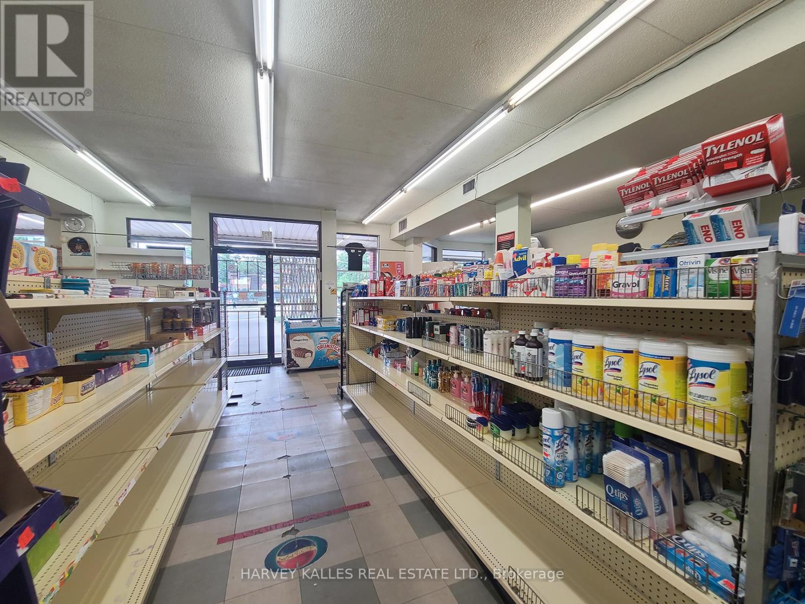 3829 Lake Shore Boulevard W, Toronto, Ontario  M8W 1R3 - Photo 6 - W12650536