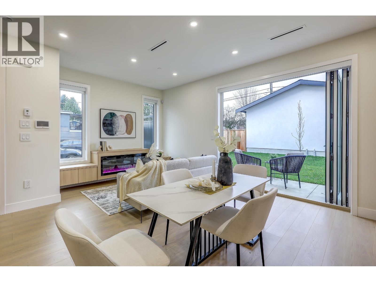 1 3695 E 26 Avenue, Vancouver, British Columbia  V5R 2M7 - Photo 2 - R3065872