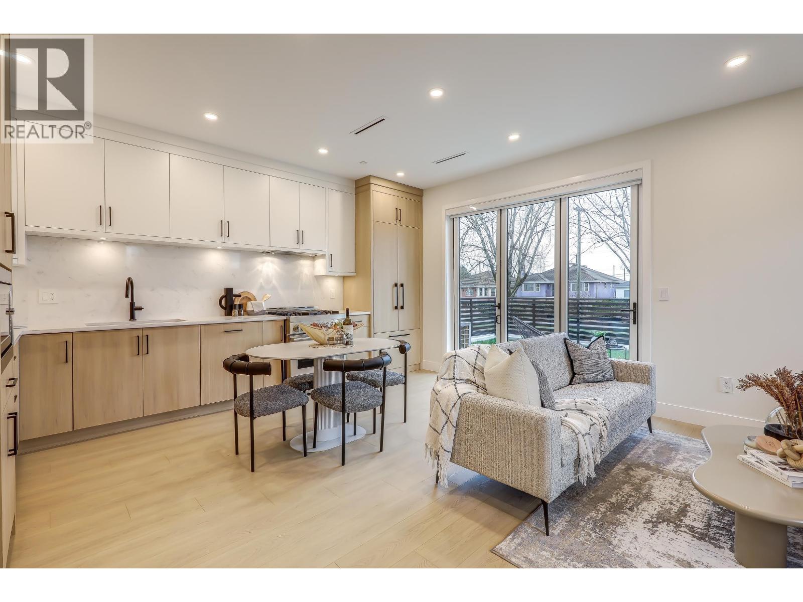 2 3695 E 26 Avenue, Vancouver, British Columbia  V5R 2M7 - Photo 4 - R3061166