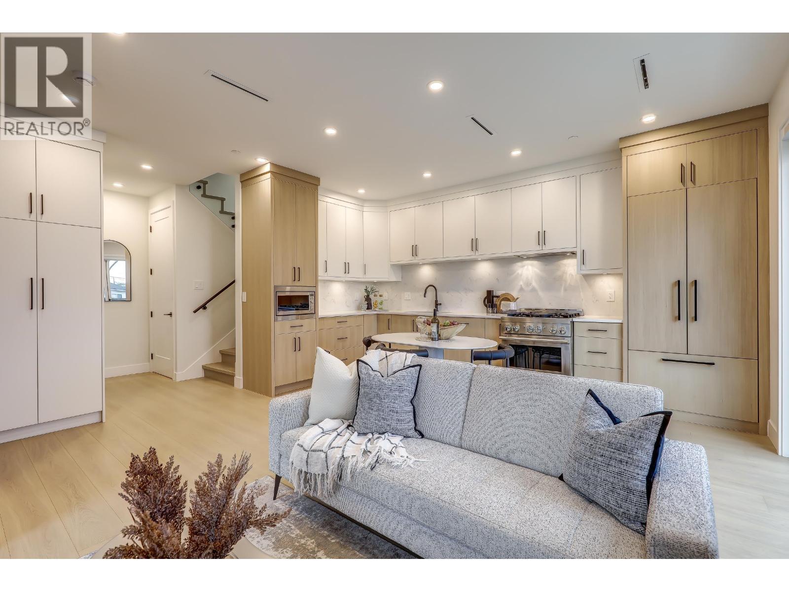 2 3695 E 26 Avenue, Vancouver, British Columbia  V5R 2M7 - Photo 8 - R3061166