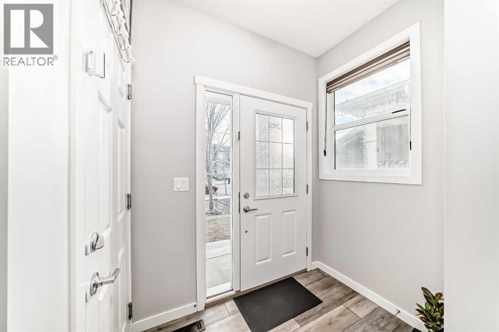 1810 Baywater Drive Sw, Airdrie, Alberta  t4b 4h2 - Photo 3 - A2272252