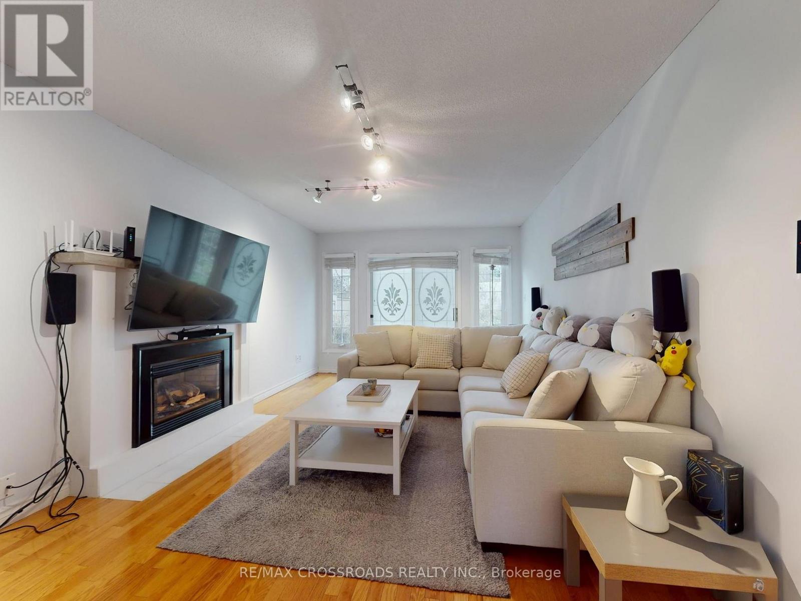 500 Lightfoot Place, Pickering, Ontario  L1V 5Z5 - Photo 5 - E12580976