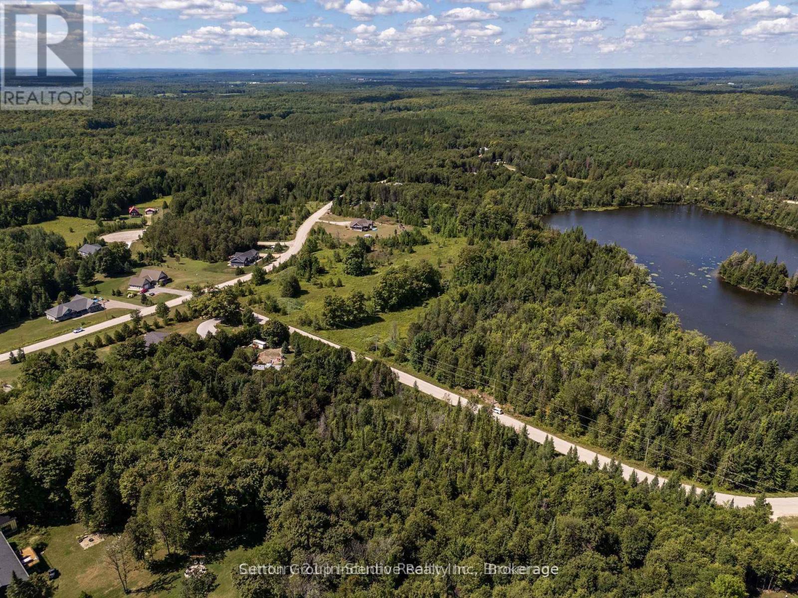 49 Lake Drive, West Grey, Ontario  N0C 1H0 - Photo 4 - X12650580