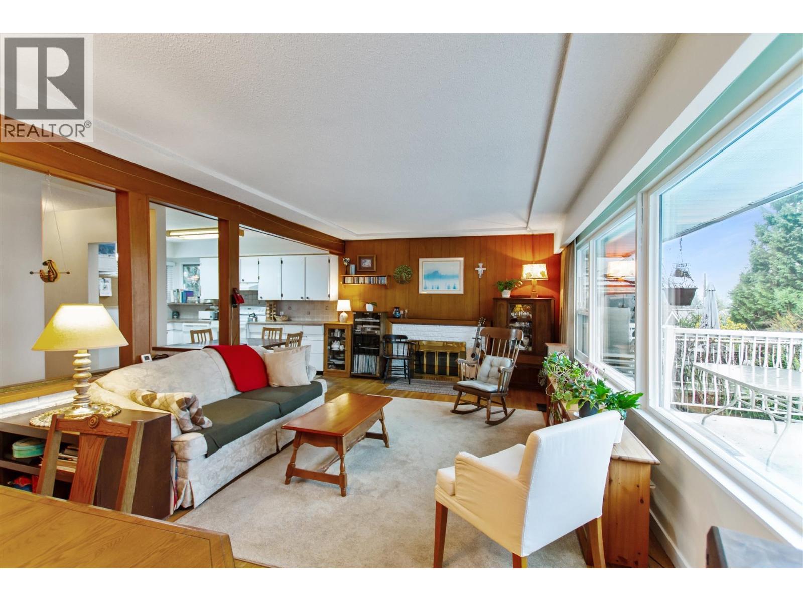 548 Amess Street, New Westminster, British Columbia  V3L 4A9 - Photo 2 - R3072818