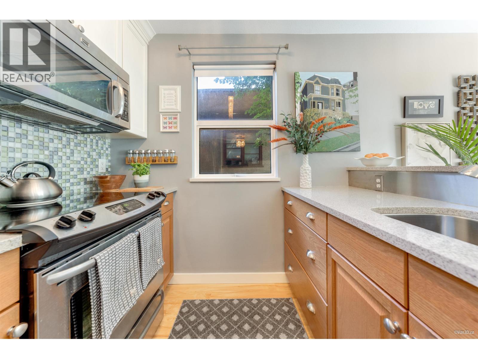 201 985 10th Avenue, Vancouver, British Columbia  V5Z 1L9 - Photo 2 - R3036667