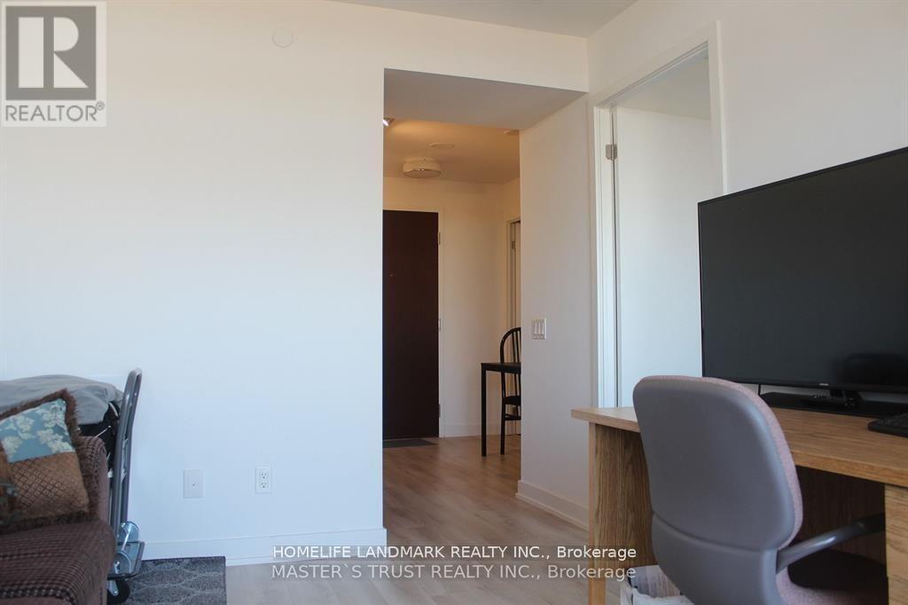 1410 - 120 Varna Drive, Toronto, Ontario  M6A 0B3 - Photo 4 - C12650562