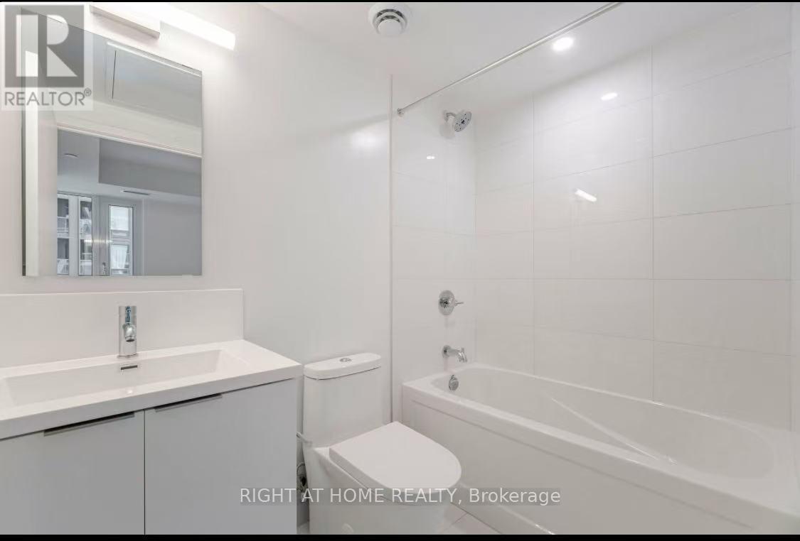 2820 - 230 Simcoe Street, Toronto, Ontario  M5T 0G7 - Photo 5 - C12650576