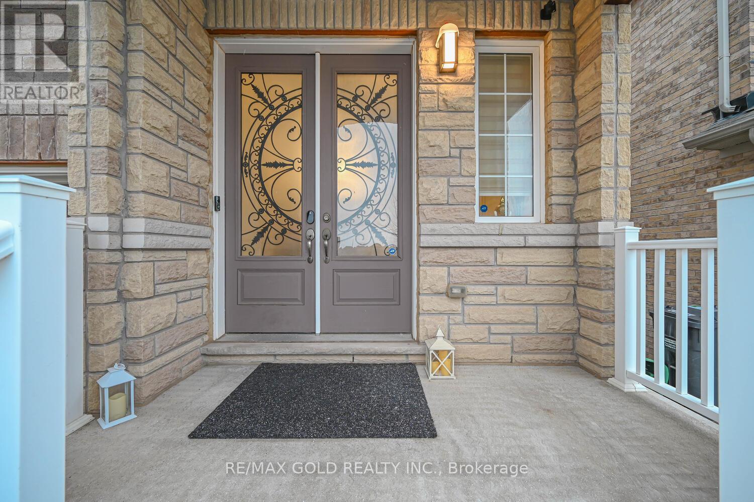 21 Parity Road, Brampton, Ontario  L6X 0Z3 - Photo 2 - W12576850