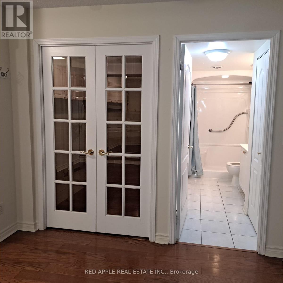 1506 - 350 Princess Royal Drive, Mississauga, Ontario  L5B 4N1 - Photo 11 - W12593008