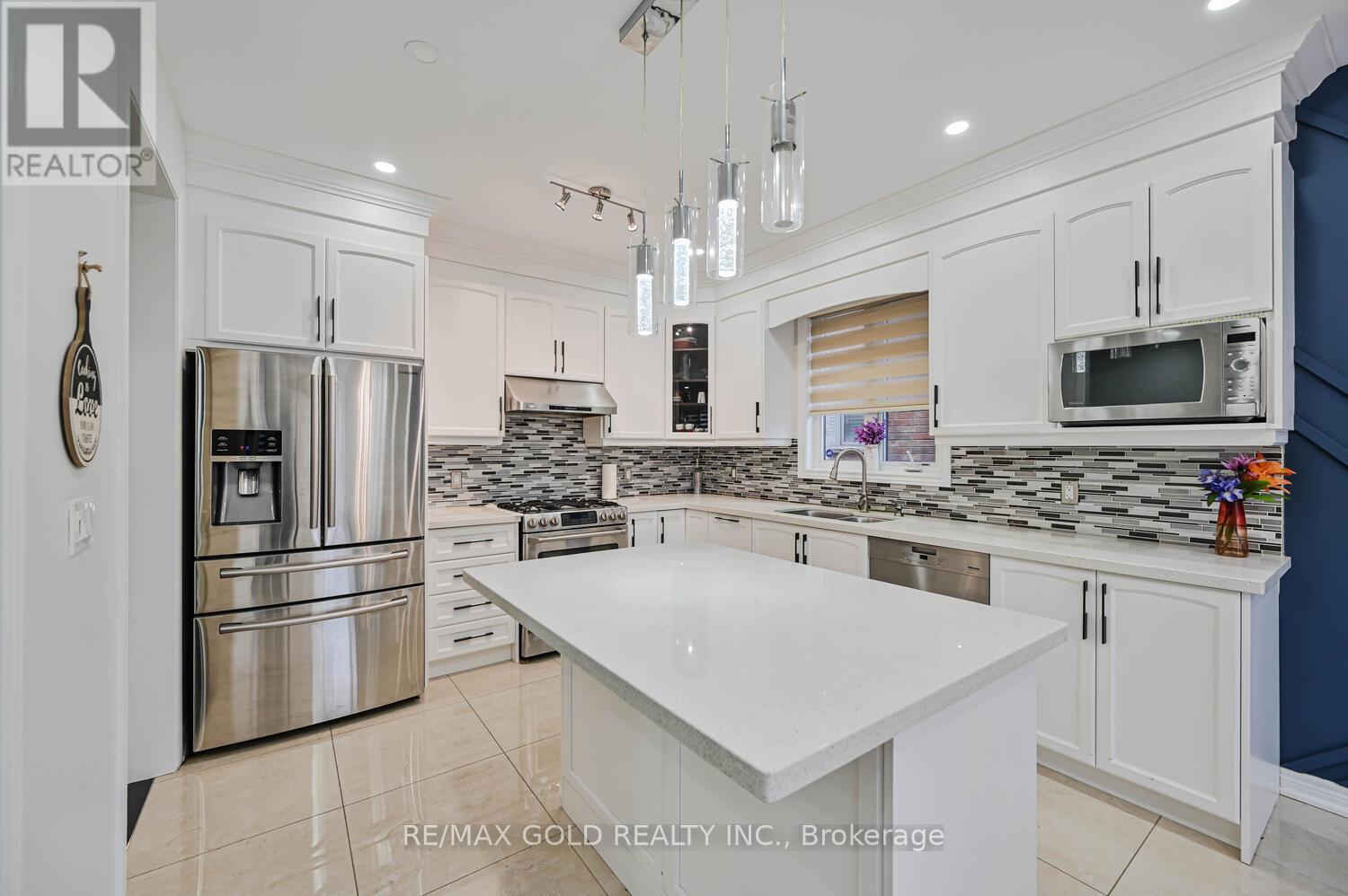 21 Parity Road, Brampton, Ontario  L6X 0Z3 - Photo 8 - W12576850